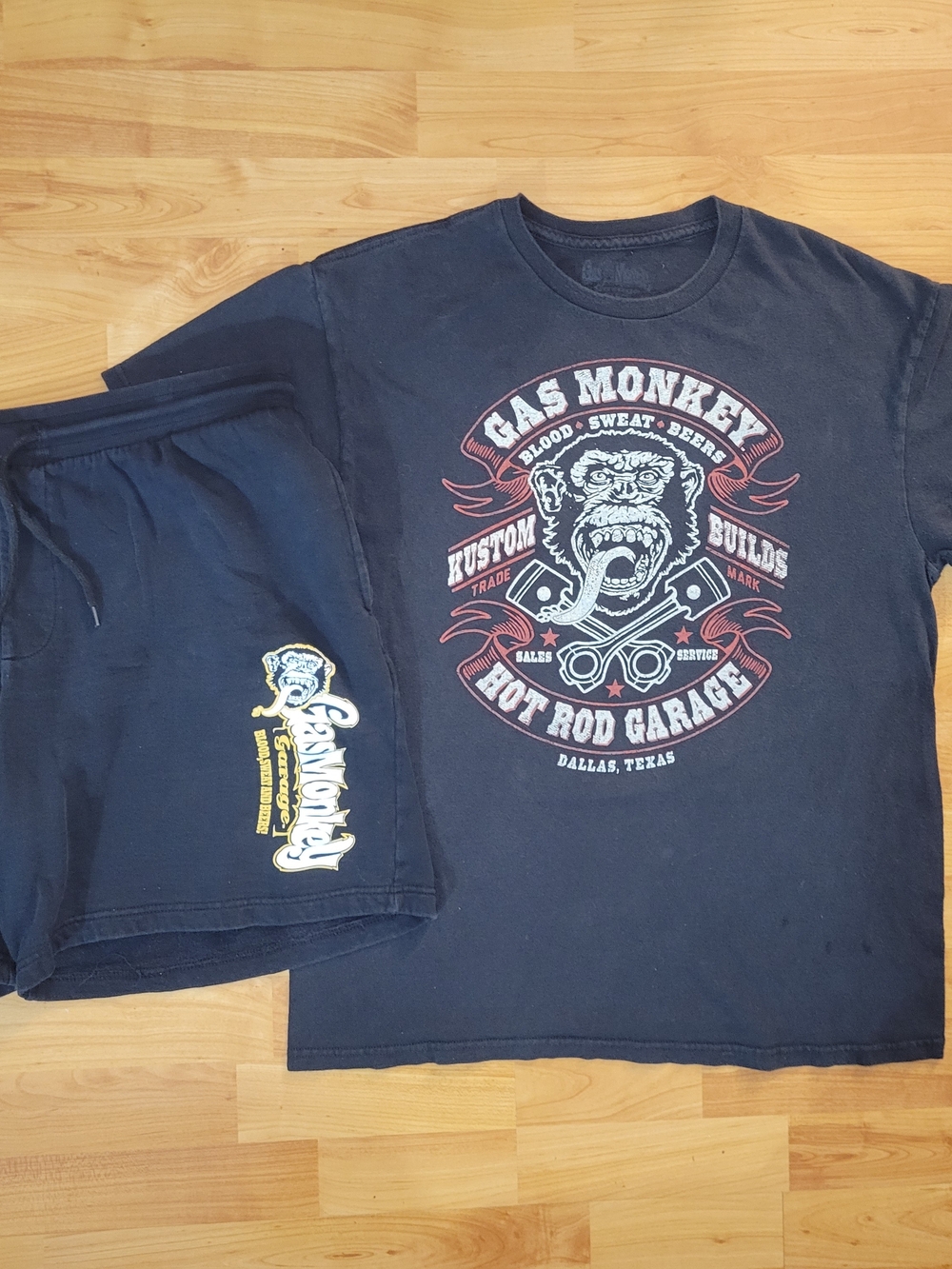 Gas Monkey Garage Summer Outfit Size Large : Shorts + T-shirt